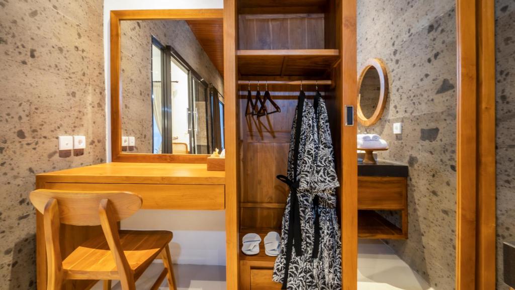 Wardrobe and vanity